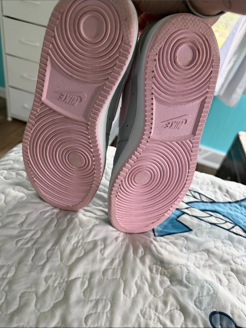 Nike women’s court vision White and Light Pink Low-Top Sneakers - Picture 4 of 6